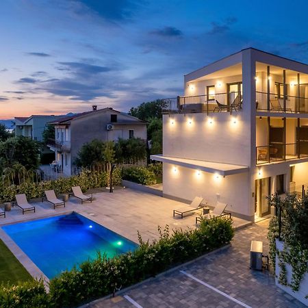 Apartmani Vila Mara M 1 Heated Pool Omišalj Eksteriør billede
