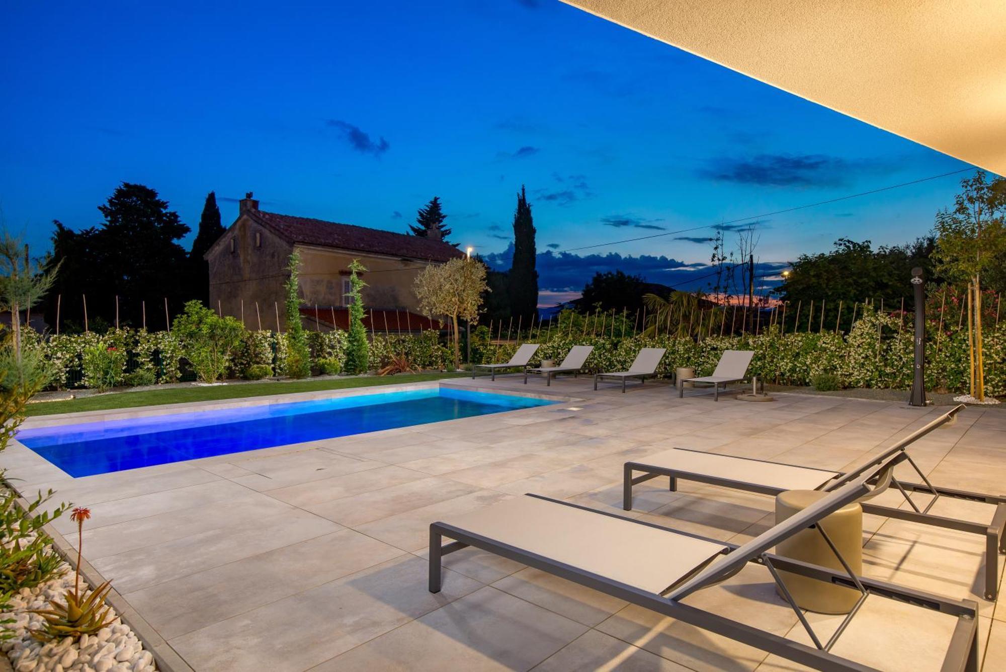 Apartmani Vila Mara M 1 Heated Pool Omišalj Eksteriør billede