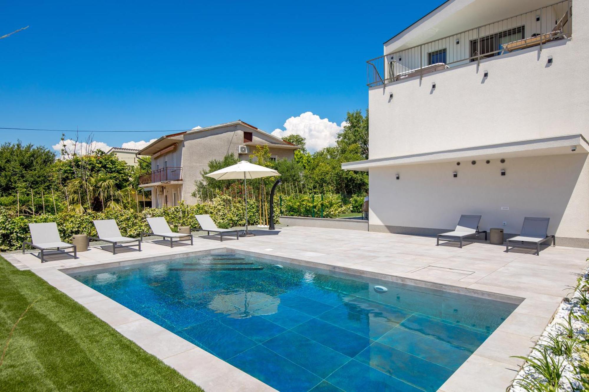 Apartmani Vila Mara M 1 Heated Pool Omišalj Eksteriør billede